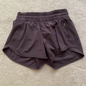 LIKE NEW LULULEMON TRACKER 4” SHORTS